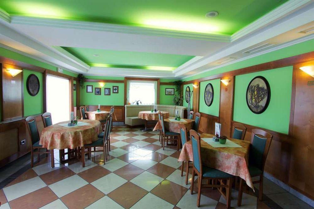 Grandvid Hotel Skofljica Nhà hàng bức ảnh