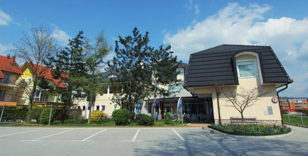 Grandvid Hotel Skofljica Ngoại thất bức ảnh